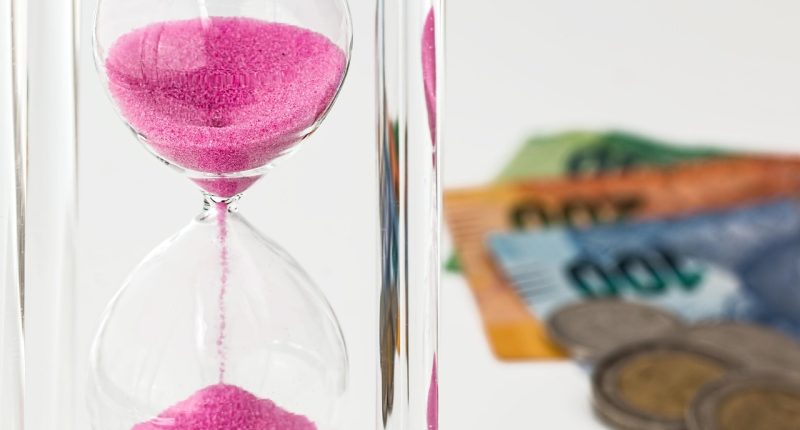 How to invest in tokenized gold safely? - Euro Media